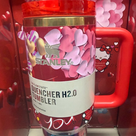 Stanley Heart Design Quencher H2.0 Tumbler - Picture 1 of 2